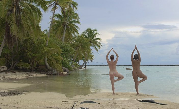Yoga-op-strand