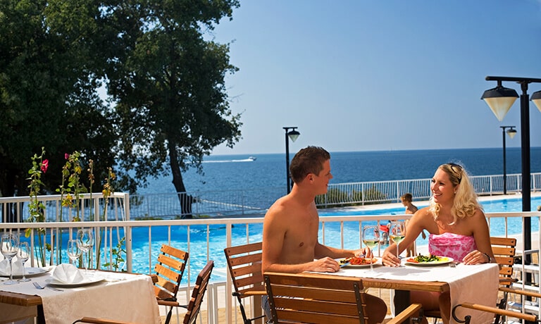 solaris-camping-resort-sidro-pool-restaurant